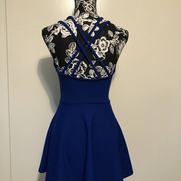 Dress - Picture 3 of 6